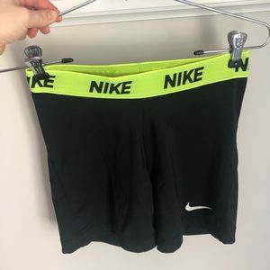 NIKE Tight Fit Biker Shorts